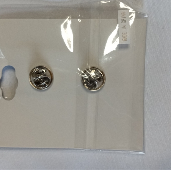 Big Van Vader Mask Lapel Pin Star Wars Pro Wrestling Crate WWE WCW WWF TNA NJPW - Picture 2 of 2